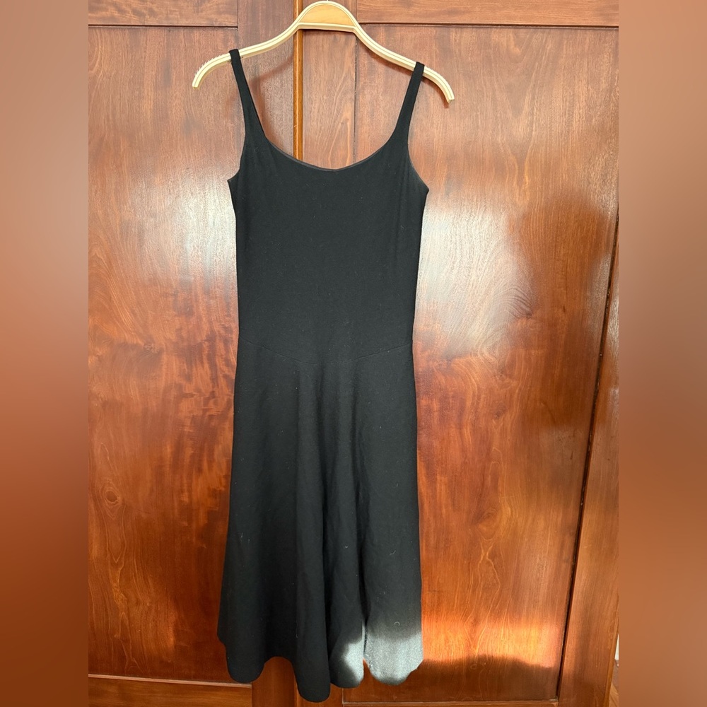 Sleek Black Midi Scoop-Neck Dress